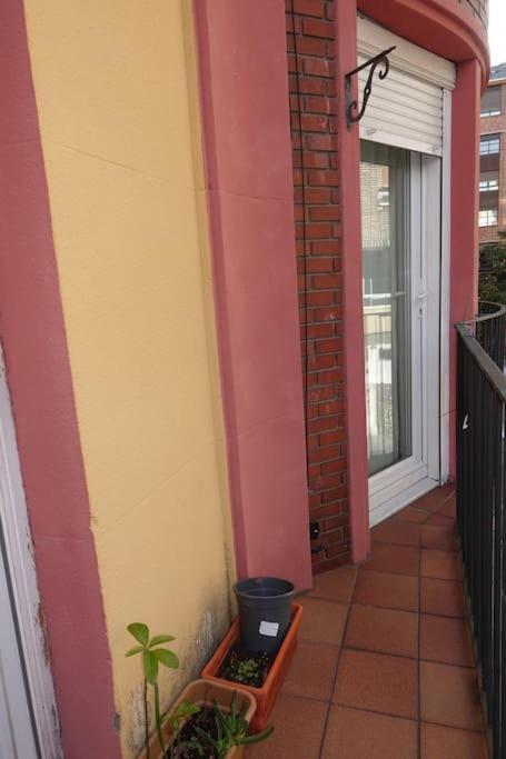 Antolin Yellow Door Ponferrada Dış mekan fotoğraf